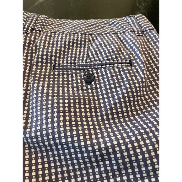 Gap Dark purple and white check pattern stretch shorts 10 ladies - Picture 5 of 10